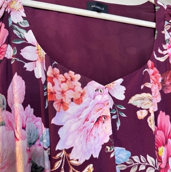 REVOLVE MAJORELLE Floral design Willow Midi Dress
Karolina Print Size L 𝙉𝙒𝙊𝙏 - Picture 6 of 6